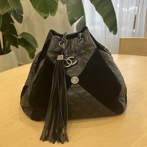 Chanel cruise bucket bag (lamb skin and suede)